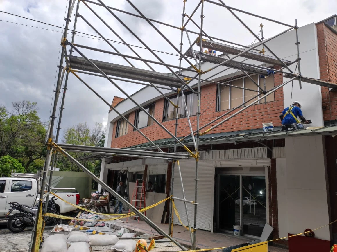 Reformas y construcción de locales comerciales | Konstruir