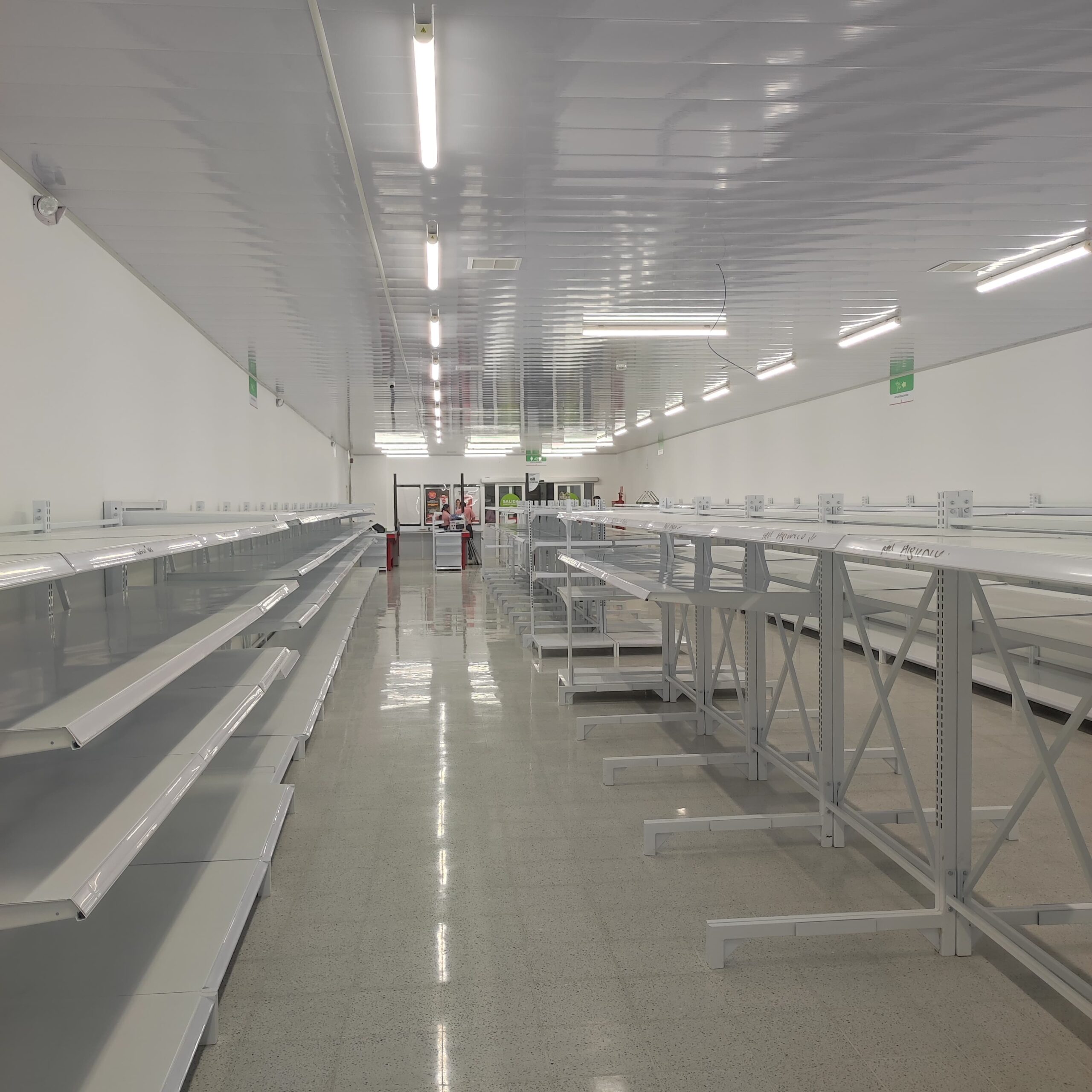 Reformas y construcción de locales comerciales | Konstruir